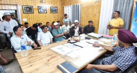 Administration will deal strictly with those making illegal extortions
