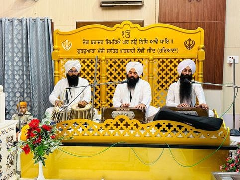 Guru Arjan Dev paid homage by singing Shabad Kirtan