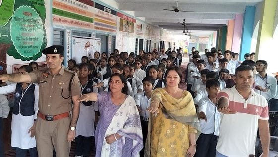 Tips to protect from cyber crime, took oath to stay away from drugs