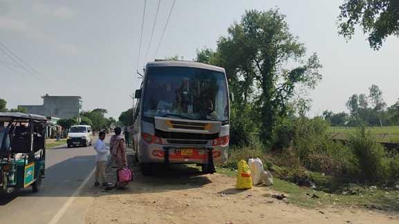 Illegal buses are providing travel facility from Azan to Delhi