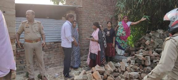 Bulldozer ran on encroachment, women created ruckus