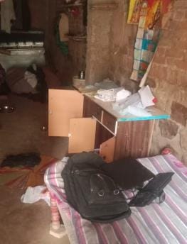 4.5 lakh stolen by breaking the lock of the house