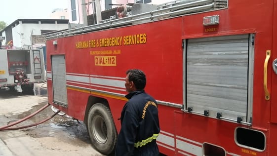 fire broke out in restaurant due to a short circuit in Pilibhit