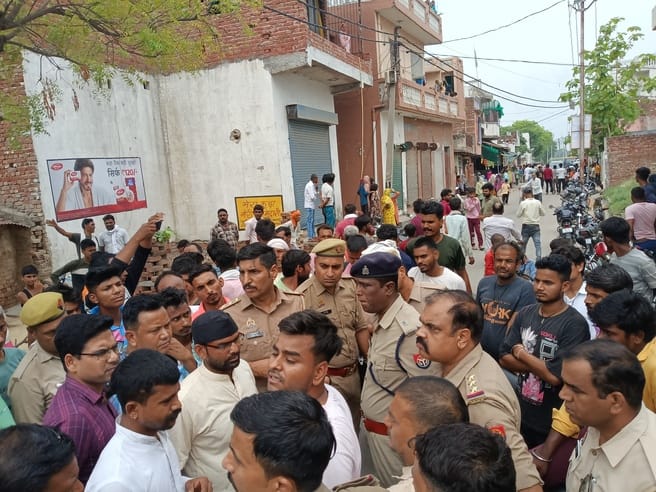 People going to perform the Mata ki Jaat were pelted with stones from the religious place, three injured
