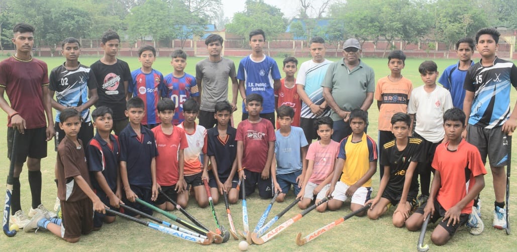 Hockey: Superstar's team reached the semi-finals