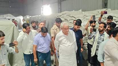 दूसरे दिन भी फैक्टरियों पर पहुंचे किरोड़ीलाल मीणा।