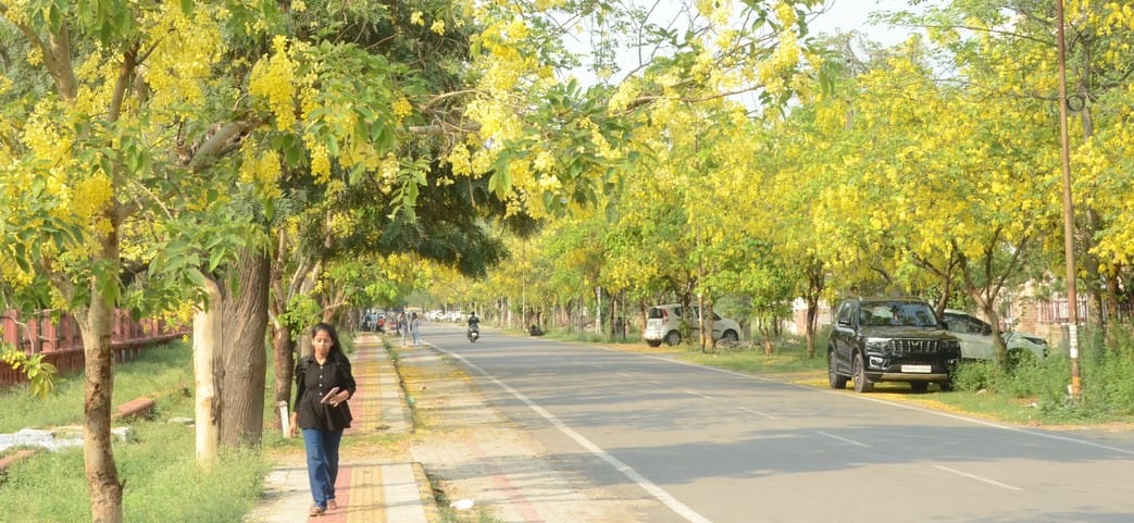 Mercury crosses 40, chances of rain today