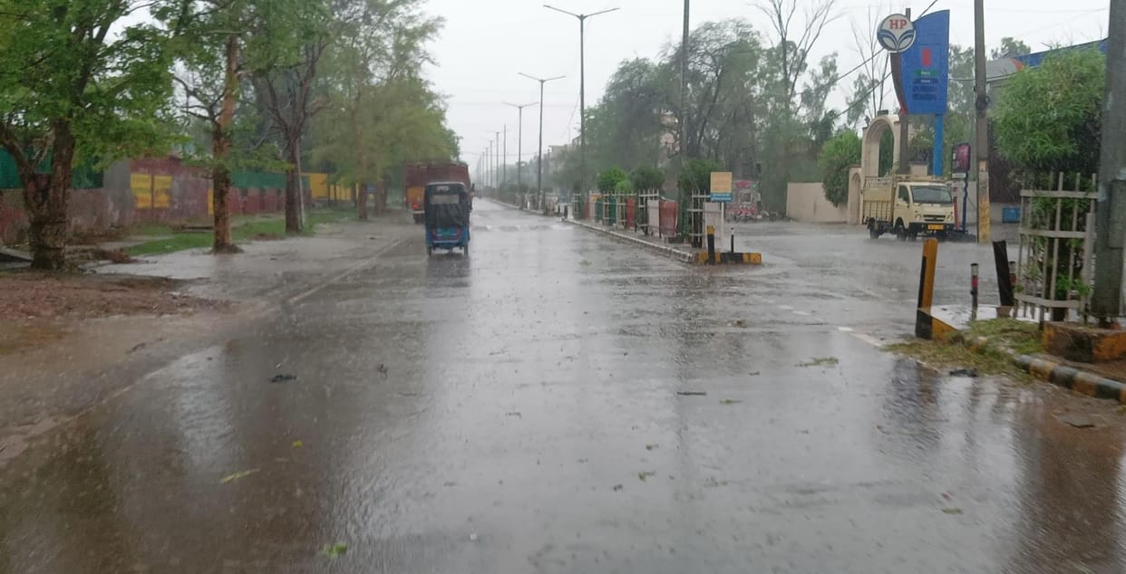 There was rain like rain in the month of Jyeshtha, there is a possibility of drizzle in the beginning of June as well
