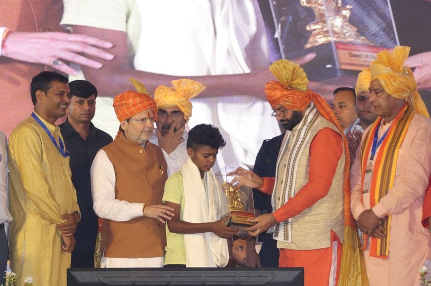 CM's roar in Paharwar...If one has to take up arms to protect religion, then that too is a form of penance