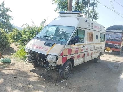 108 ambulance broke down, road to hospital became difficult