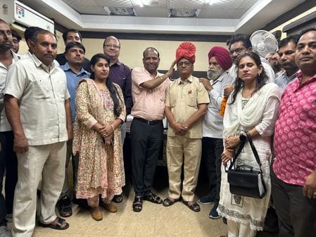 Assistant Hanuman Singh retired