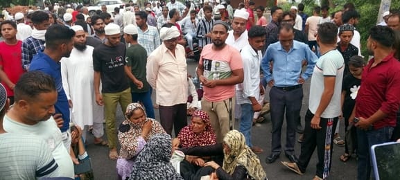 Milk vendor dies in car accident