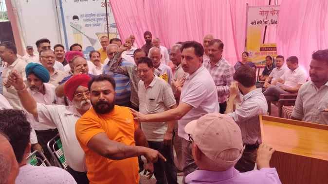 Chemical expert said- Life has no value in India, people got angry, SDM handled it