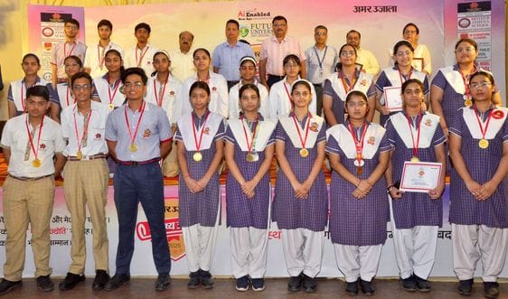 Mantras of success were given to the meritorious students, their faces lit up after getting medals