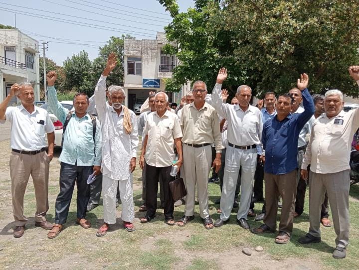 Land mafia and property dealers are grabbing farmers' land