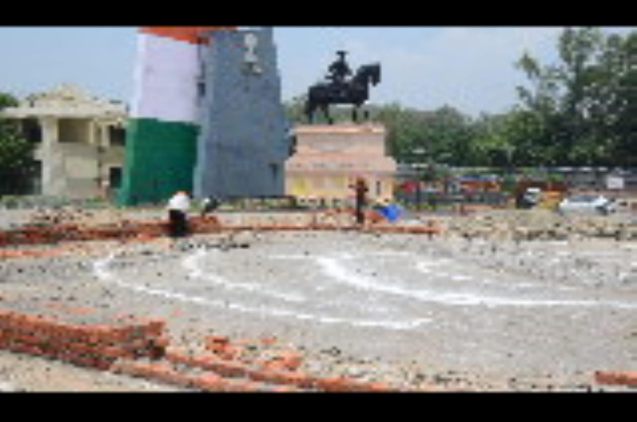 Rotary is being built on Lakhanpur Corridor, construction of drain near Basohli turn has also gained momentum