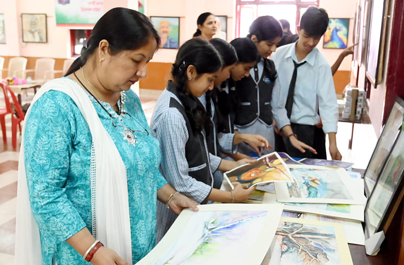 Painting exhibition inaugurated in Mandi