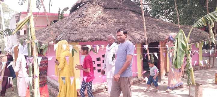 The devotees earned virtue by circumambulating the Yajnashala