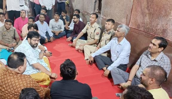 Top officials tried to convince the sevayats, but they were not ready