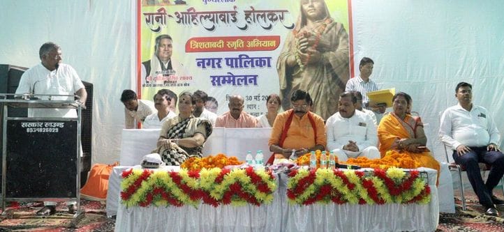 SP is a follower of Aurangzeb, Modi-Yogi follow the ideas of Ahilyabai: Durvijay