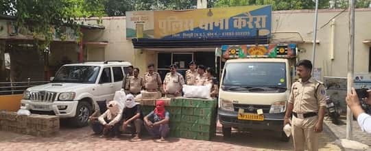 पुलिस की गिरफ्त में आरोपी।
