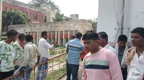 Bihar News: रिटायर्ड फौजी ने अपने बेटे को मार डाला, बंदूक लेकर थाने भी पहुंचे; बहू ने कहा- सीने में दागी गोली