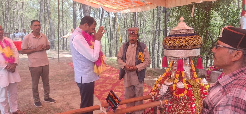 Maa Jalpa fair started with worship