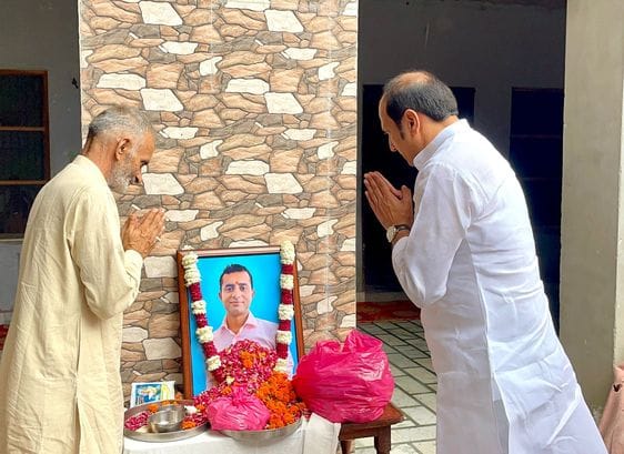 Tribute paid to martyr soldier Saurabh Deshwal