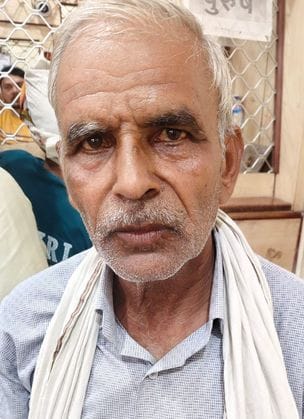 After taking 40 thousand rupees, the thugs handed over fake notes worth 1.5 lakh rupees