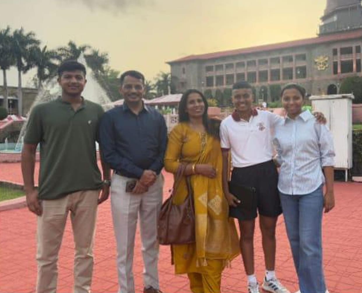 9 daughters educated in ishita family