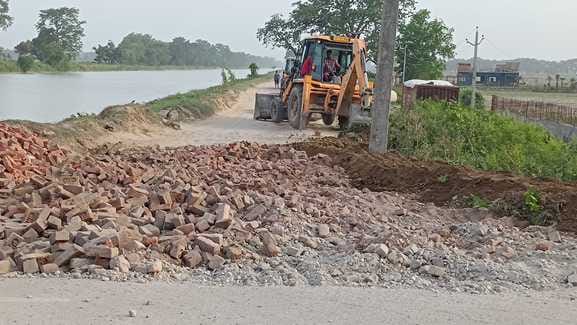 Repair of dilapidated culverts on Madhotanda road, potholes started being filled