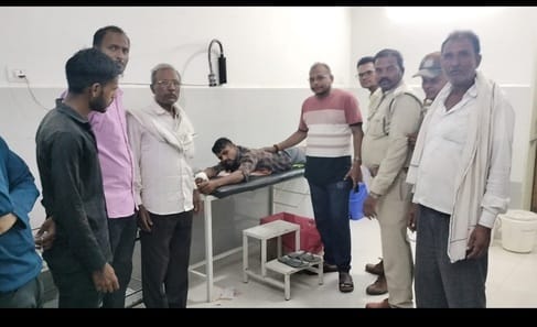 Sehore news: Tiger attacked a youth working in the field, the injured was admitted to the hospital