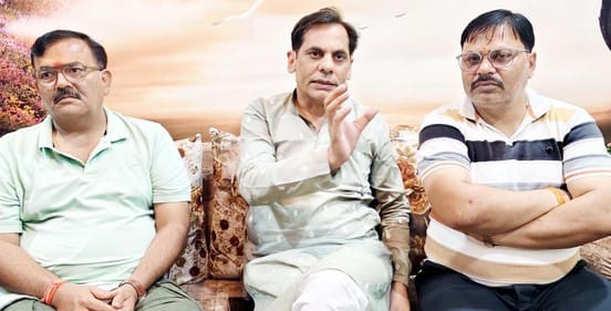 There will soon be a countrywide movement against online trading: Mukund