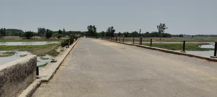 Sidhahi Bridge: Railing broken, approach also damaged... danger of accident at every step