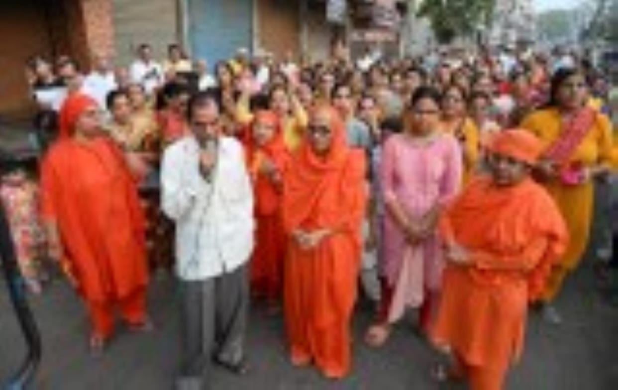 The annual festival begins with a procession at Tapobhoomi Paramhans Yogashram Dham