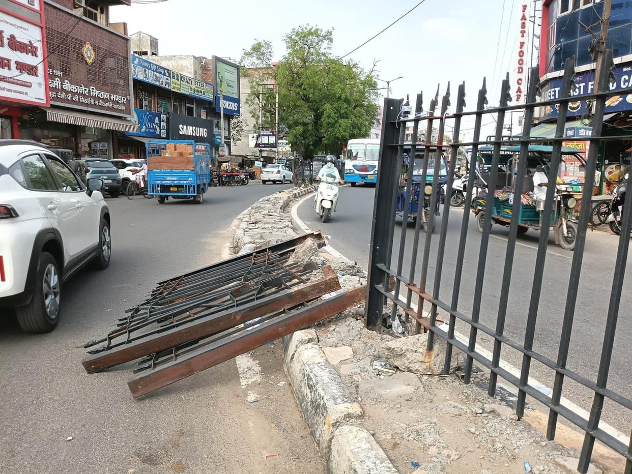 Now the Nagar Parishad will get the Chowk at Ghantaghar and Dinod Gate repaired with a budget of 10 lakhs