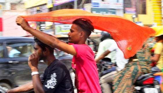 Temperature again crossed 40, people were seen drenched in sweat