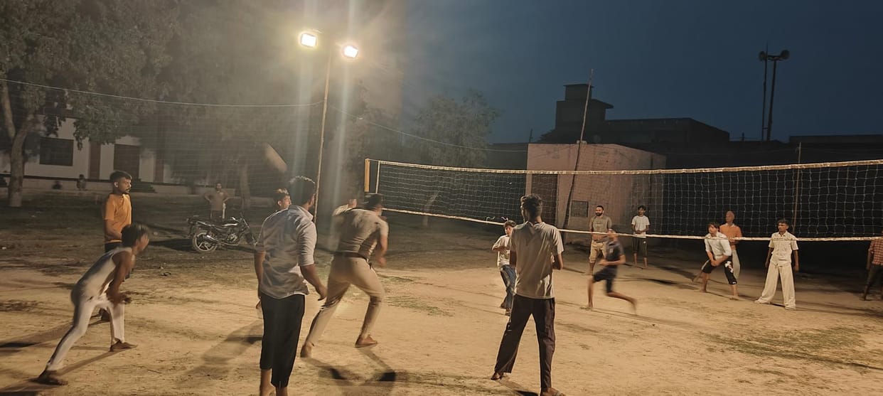 Policemen played volleyball match with youth
