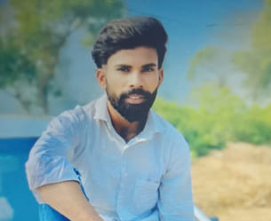 A young man who went to take a bath in a canal with his friends drowned