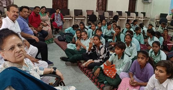 Information given on Rangoli and Mehndi art in Bal Sanskar Camp