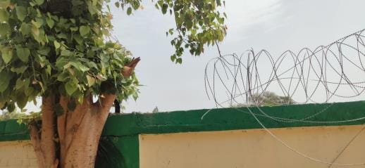 Theft in eight houses of Aredika complex