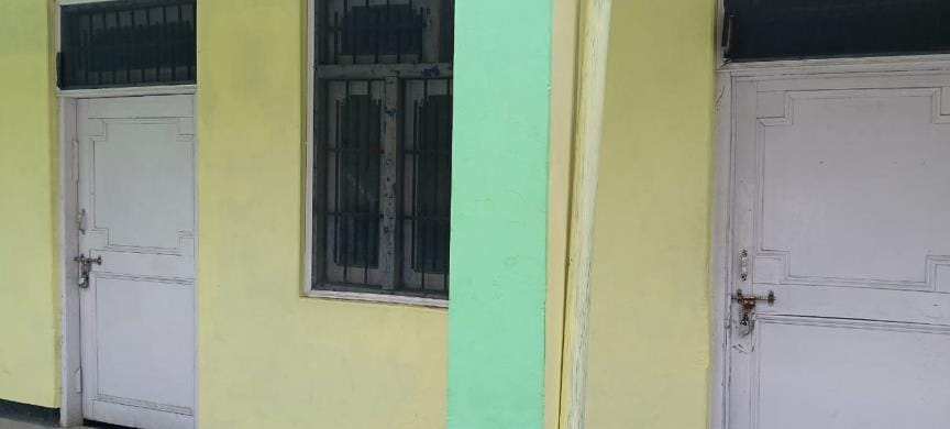 Sub-tehsil office locked for not paying rent