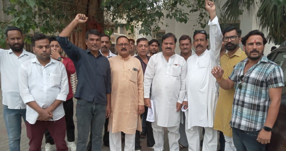 Demand for action against those who attacked traders