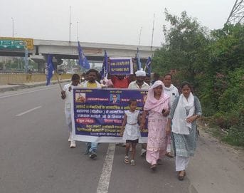 22 sanitation workers set out on foot for Delhi, detained at Kundli border