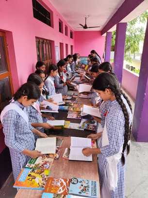 Students gained knowledge in the book exhibition