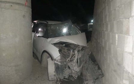 Car collided with the wall of the overbridge, young man died