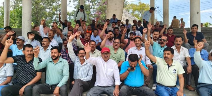 The accounts of 1.5 lakh consumers were locked