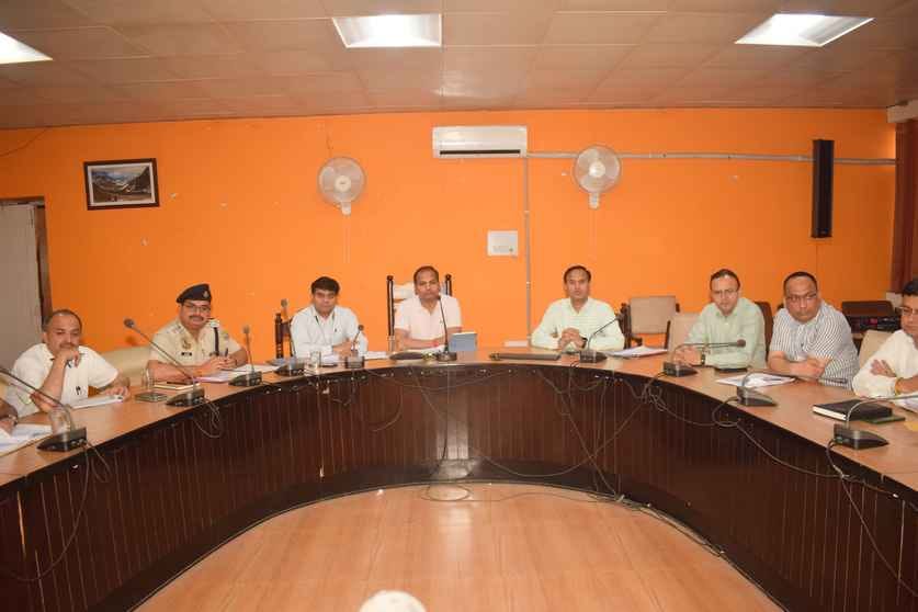 Coordination between departments, exchange of information discussed