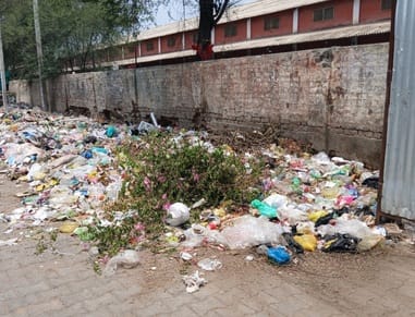 Due to non-opening of door to door tenders, heaps of garbage and waste piled up in the entire city