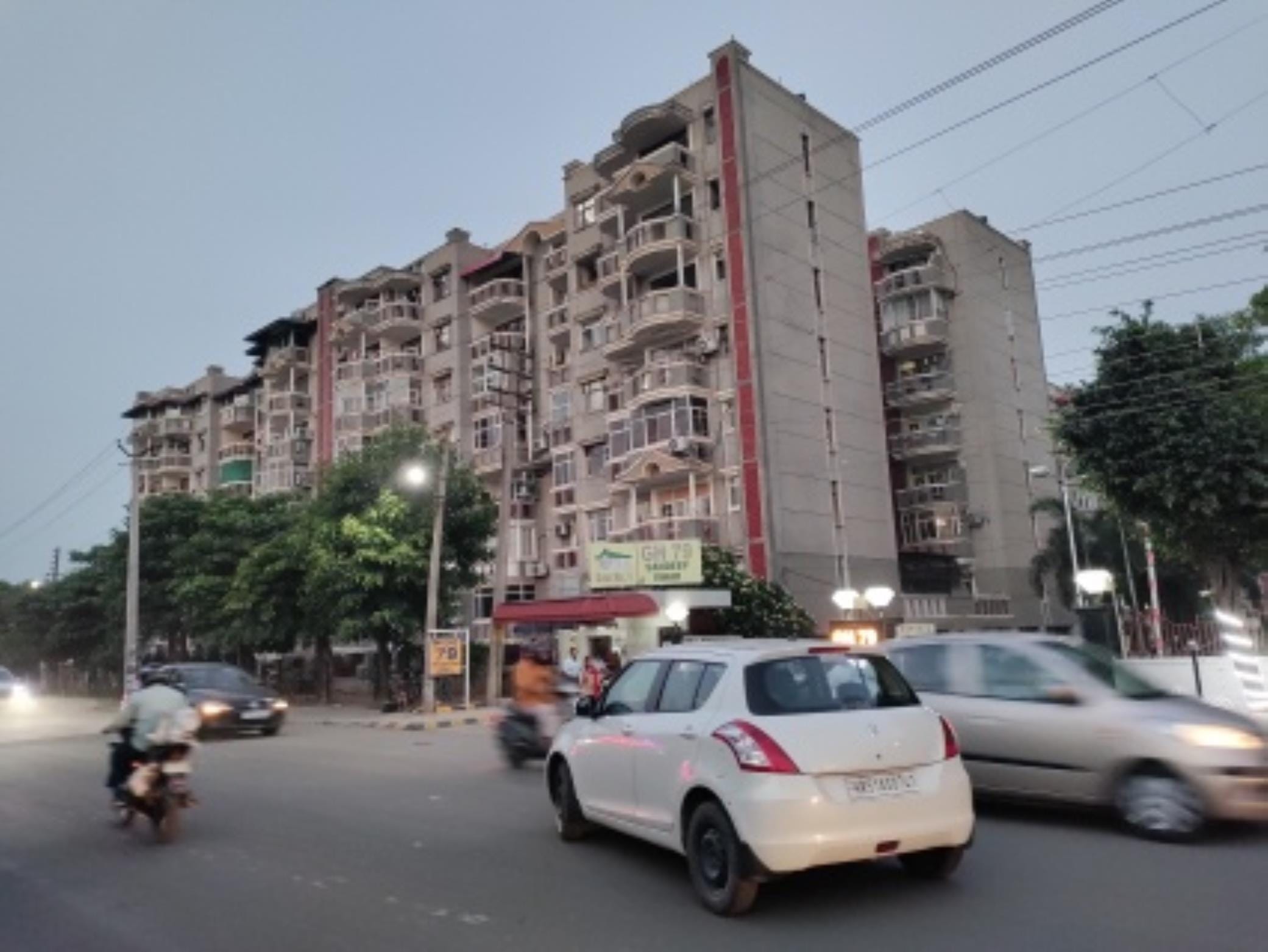 सेक्टर-20 में स्थित सोसाइटी।